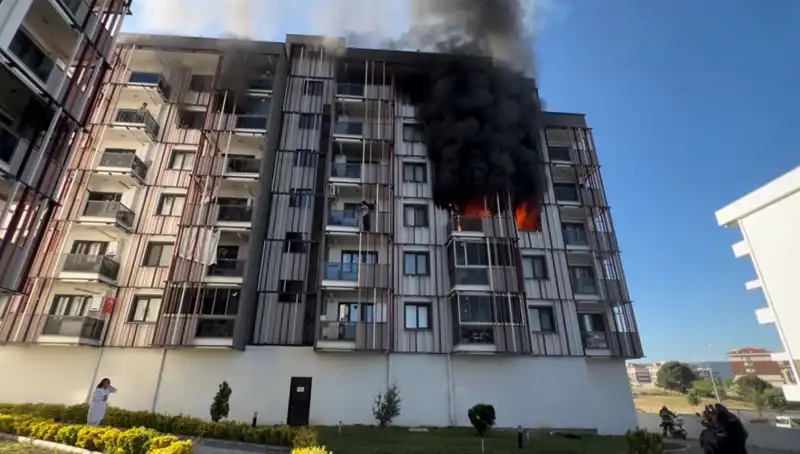 Çanakkale’de Yangın Korkusu: Mahalle Sakinleri Olay Anını Anlattı