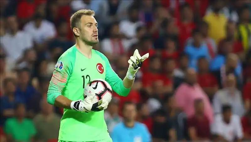 Milli Kaleci Mert Günok Futbola Veda Edeceği Yaşı Açıkladı