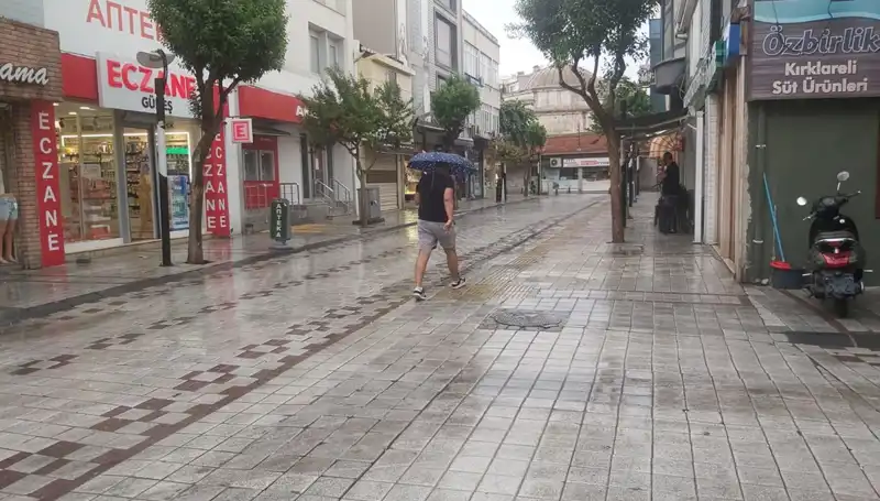 Kırklareli'de Sağanak Yağış Hayatı Olumsuz Etkiledi: Neler Yaşandı?