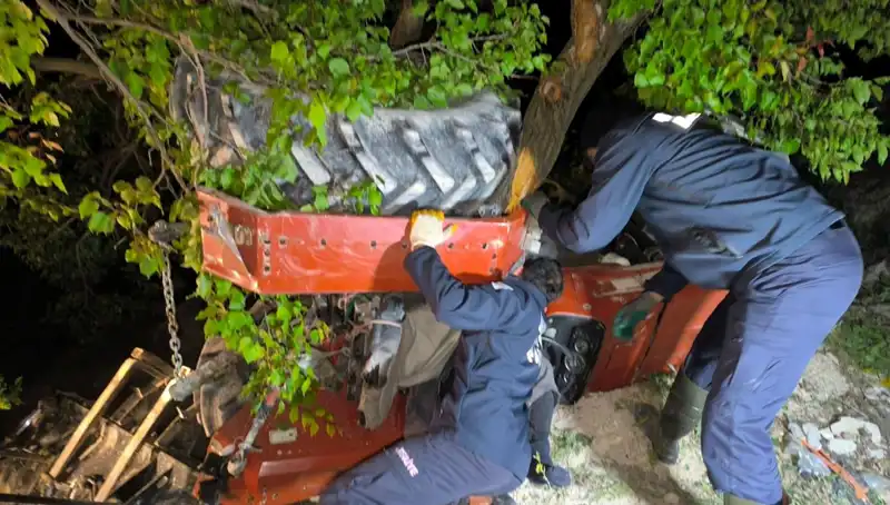 Traktör Kontrolden Çıktı: Trajediye Dönüşen Kaza