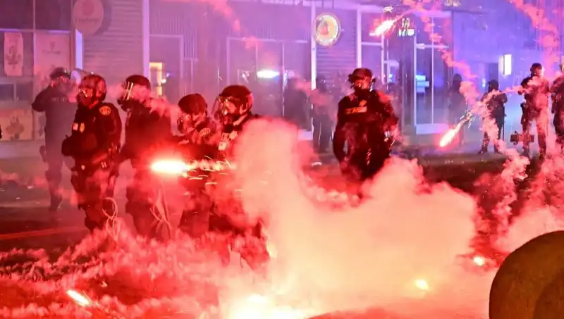 ABD'de Protesto Dalgalanması: Los Angeles'tan Diğer Şehirlere Yayılıyor