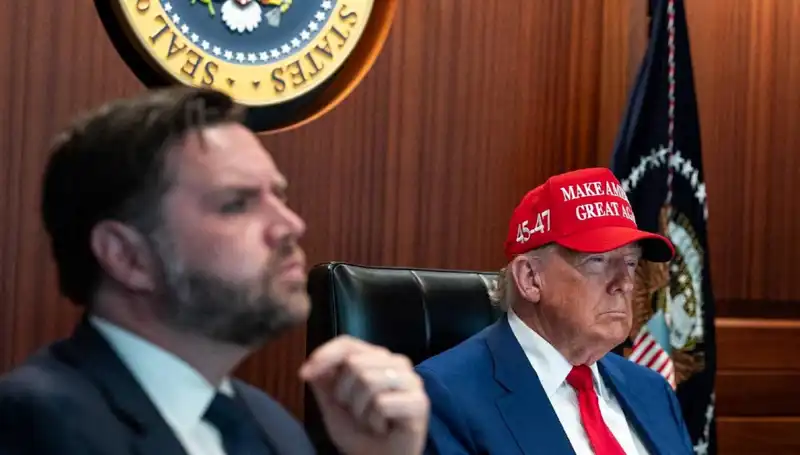 Trump'ın Azil Tasarısı Reddedildi: Siyasi Gerginlik Sürecek mi?
