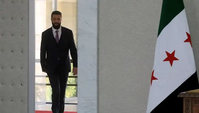 Fransa, Şara-Macron Zirvesi'nde Yeni Suriye Projesine Destek Veriyor