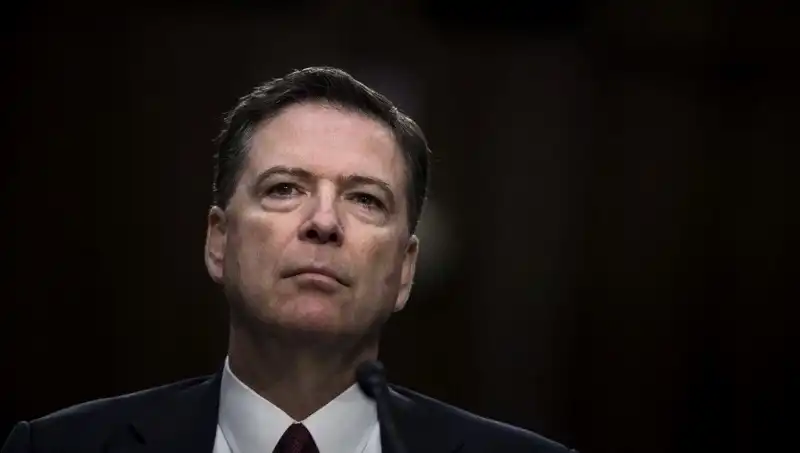 FBI Eski Şefinden Tartışmalı Trump Paylaşımı: "4" Rakamıyla Tehdit Mi Edildi?