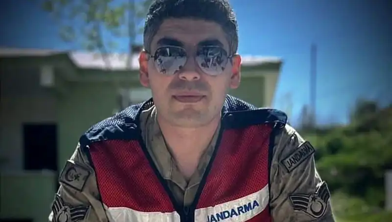 Kadir Astsubay Halı Saha Maçında Acil Rahatsızlandı, Hayatını Kaybetti