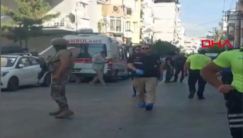 İzmir'de Karakola Silahlı Saldırı: Türkiye'yi Yıldızlı Günlerden Sonra Kenetledi