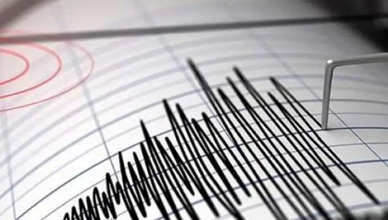 Sındırgı'da Şok Eden Deprem: 4,3 Büyüklüğünde Tüm Şehri Sarstı