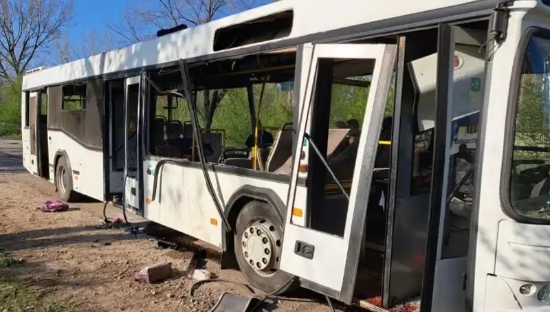 Rus Saldırısında İşçileri Taşıyan Otobüse Saldırı: 9 Kayıp, Onlarca Yaralı