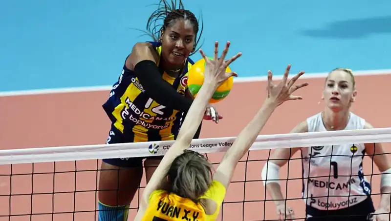 Fenerbahçe, Vakıfbank'ı 3-0 Geçerek Avrupa'da Önemli Bir Zafer Elde Etti