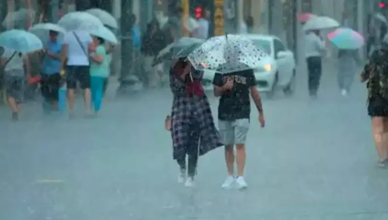 İstanbul'da Sağanak Yağış ve Yangın Bölgesinde Rüzgar Tehlikesi!