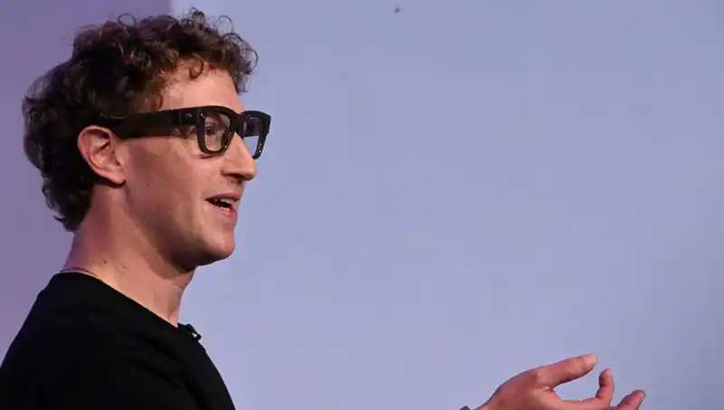 Zuckerberg, Yeni Akıllı Gözlük ile Yapay Zeka Devrimine Adım Attı