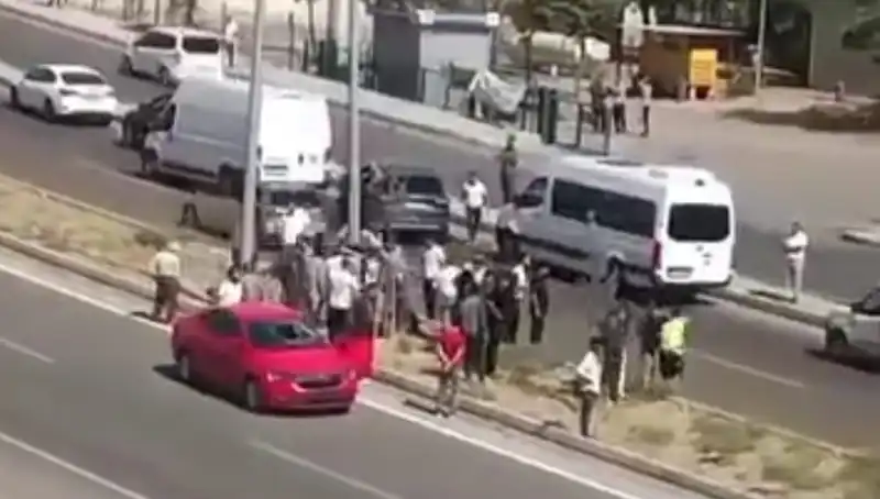 Yolda Yaya Dramı: Otomobilin Çarptığı Genç Hayatını Kaybetti