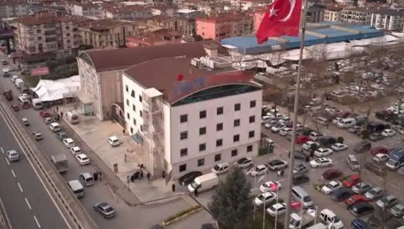 Özel Hastanede Deprem Mührü Skandalı: "Perde Betonları Kestim" İddiası
