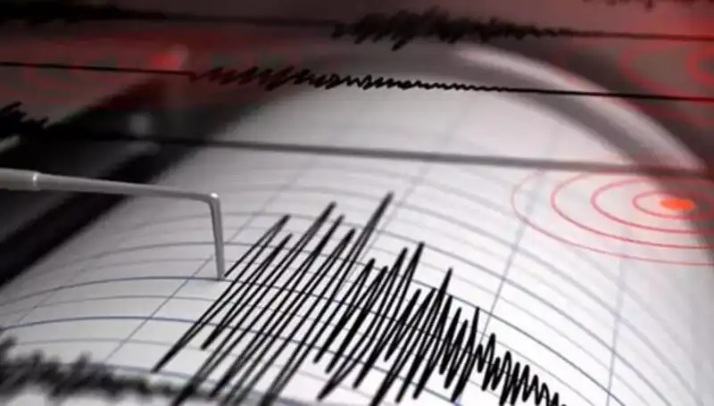 Ege Denizi'nde Beklenmedik 4,1 Büyüklüğünde Deprem Gerçekleşti