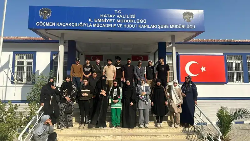 24 Göçmen, Minibüste Yapılan Operasyonda Yakalandı!