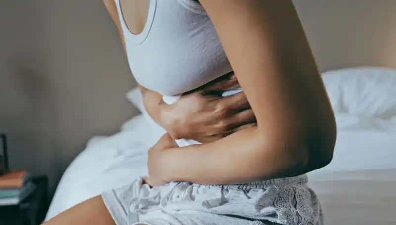 22 Yaşındaki Genç Kızın Kanserle Sınavı: Görmezden Gelinen Belirtiler