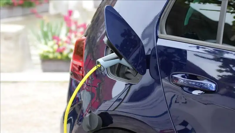 Tesla'nın Menzil Rekorunu Kıran Yeni Elektrikli Araçlar Tanıtıldı
