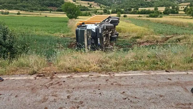 Tokat'ta Kamyon Kazası: Şoför Hayatını Kaybetti, İki Kişi Yaralandı