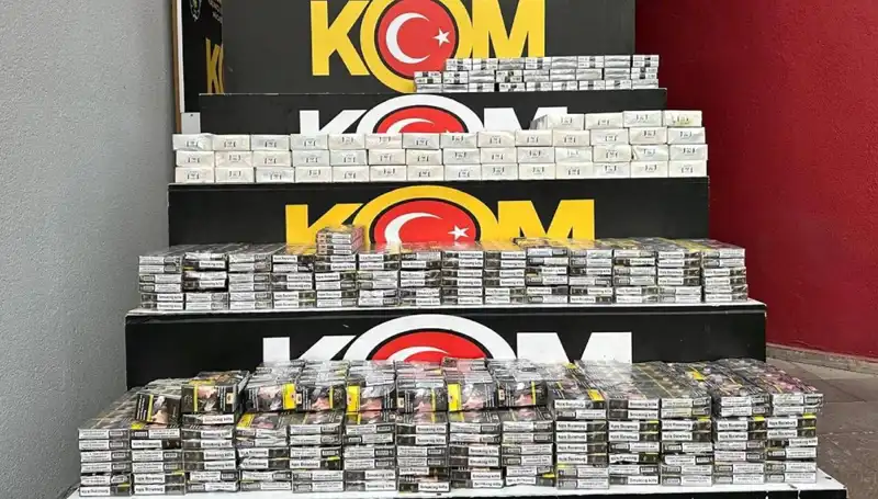 Adana'da Yüzlerce Kaçak Ürün Ele Geçirildi: Operasyonda Üç Kişi Tutuklandı
